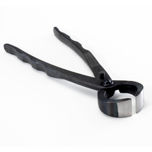 Load image into Gallery viewer, Hand Forged Bonsai Root Cutter 6.7"(170mm) Wave Grip