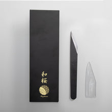 Laden Sie das Bild in den Galerie-Viewer, Wazakura Kiridashi Knife - Japanese Marking & Woodworking Knife (18mm)