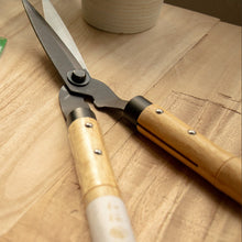 Load image into Gallery viewer, Wazakura Premium Mini Grass Shears - Handmade Japanese Shears
