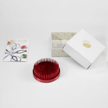 Laden Sie das Bild in den Galerie-Viewer, Red Round Brass Ikebana Kenzan Flower Pin Frog