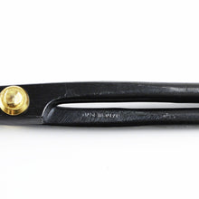 Load image into Gallery viewer, Made in Japan Engraving on the lower handle of the scissors