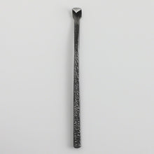 Load image into Gallery viewer, Triangular Blade Bonsai Chisel 7.24" (184 mm) - Wazakura Japan