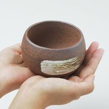 Load image into Gallery viewer, two hands holding the bonsai pot