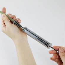 Load image into Gallery viewer, Ikebana Water Sprayer and Injection Pump 6.4"(162mm) - Wazakura Japan