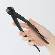 Load image into Gallery viewer, Hand holding the wire cutter