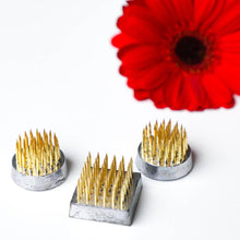 Load image into Gallery viewer, 4PCS of 1"(24mm) Mini Ikebana Kenzan - Wazakura Japan