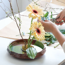 Load image into Gallery viewer, [ Minoyaki Series ] Lily Pad Round Ikebana Flower Vase 9.45"

