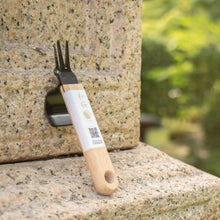 Load image into Gallery viewer, Wazakura Japan Root Weeding Fork

