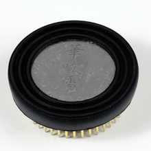 Load image into Gallery viewer, view of the back of the kenzan with rubber gasket on
