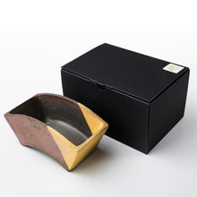 Load image into Gallery viewer, [ Tokoname Series ] Fan Shaped Bonsai Pot 6.8”(174mm) - Wazakura Japan
