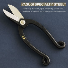 Load image into Gallery viewer, Ikebana Ikenobo Scissors close up with blaes sligtly open
