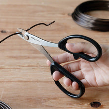 Load image into Gallery viewer, Wire Scissors cutting Wire
