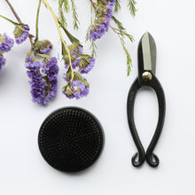 Load image into Gallery viewer, 2PCS Japanese Ikebana Essential Tool Set [ Ikenobo Scissors + Black Kenzan] - Wazakura Japan
